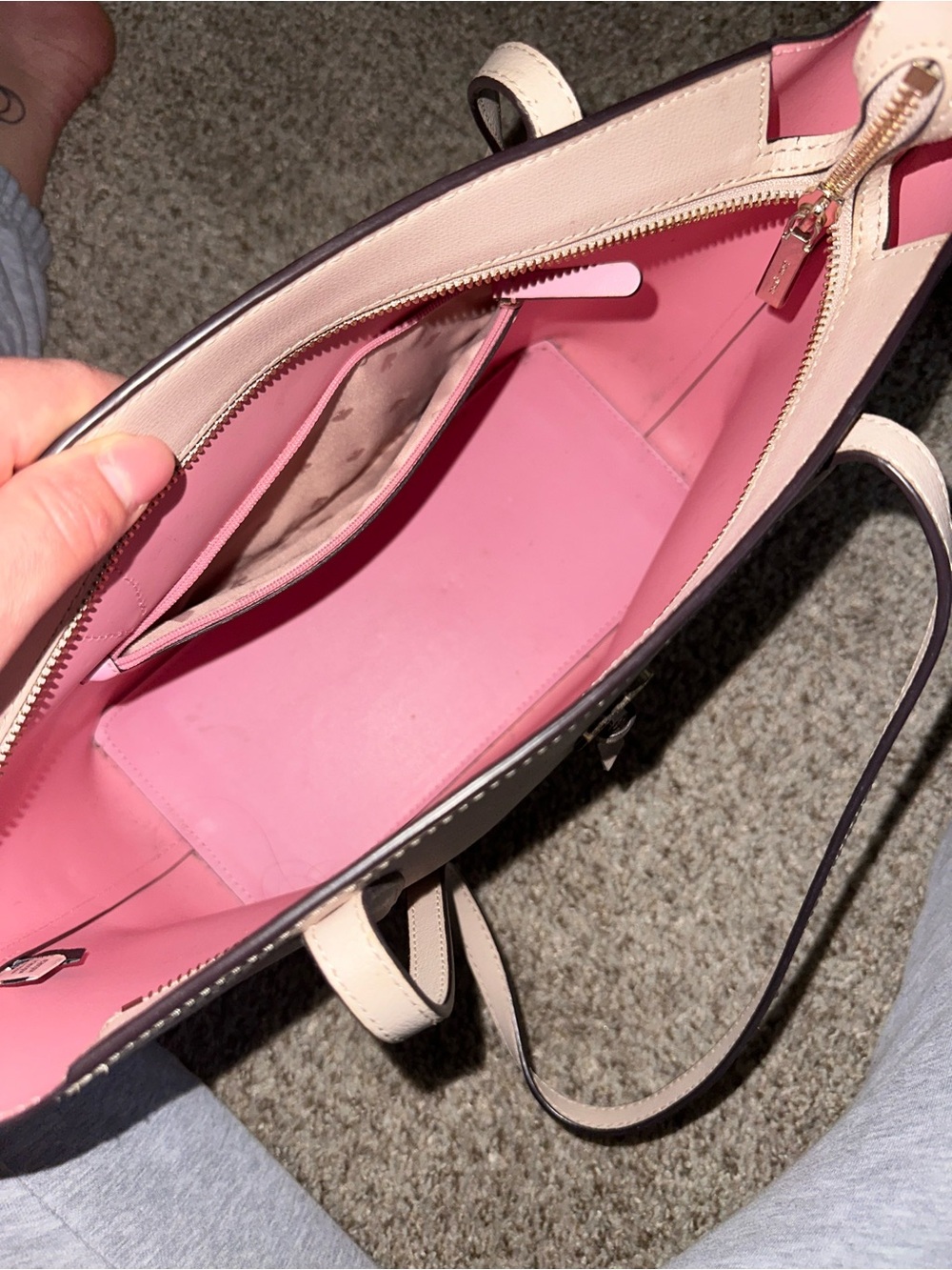 Kate Spade Tote Bag in Blush Taupe - Spacious Everyday Carry - Picture 4 of 4